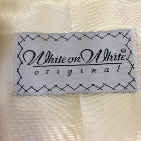 Vintage Oversized White Blazer with Shoulder Pads & Pastel Chiffon Detail (NWT) - Picture 6 of 9